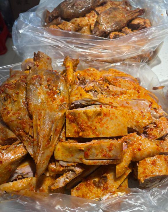的烟熏风味：鹅肉与桂叶、糯米熏香麻将胡了免费试玩武夷山岚谷熏